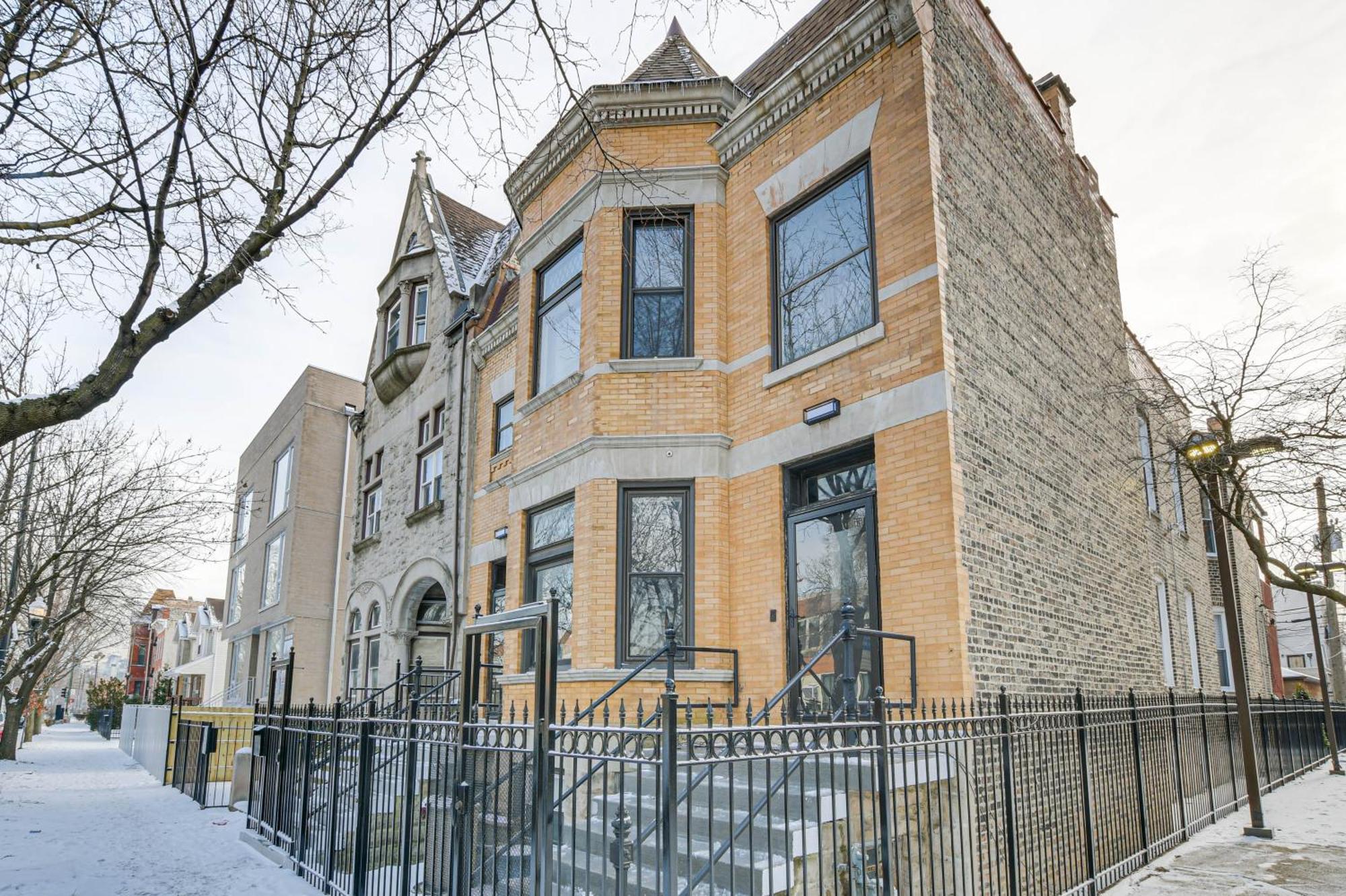 Spacious Condo With Deck About 3 Mi To Downtown Chicago! Εξωτερικό φωτογραφία