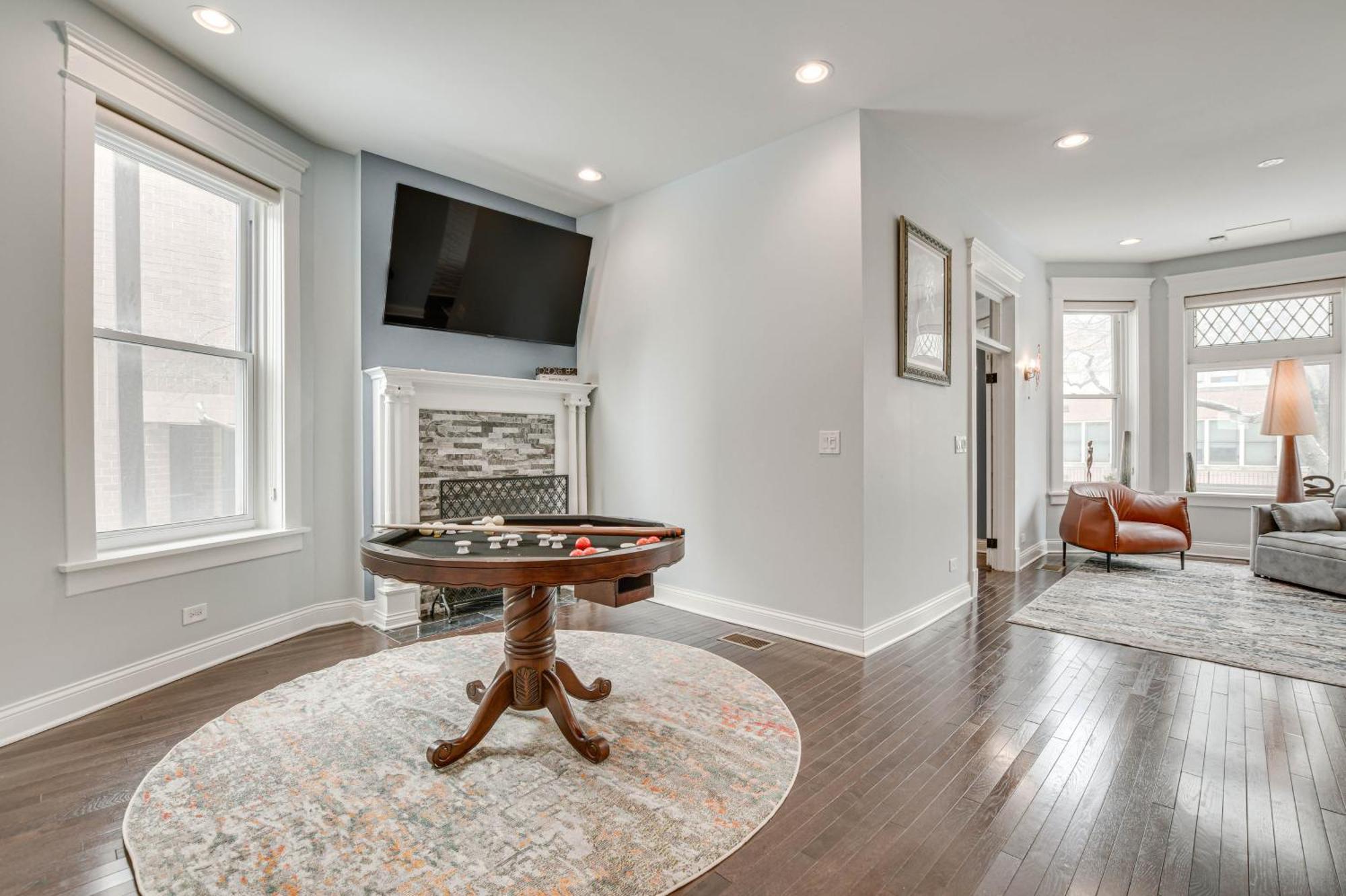 Spacious Condo With Deck About 3 Mi To Downtown Chicago! Εξωτερικό φωτογραφία